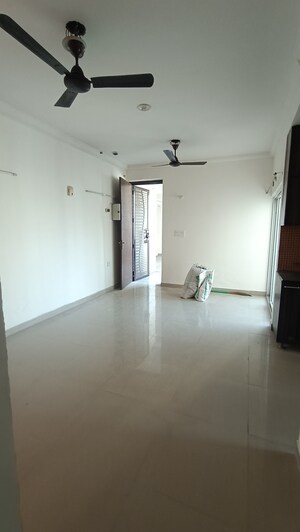 Room in 2 BHK Apartment at Antriksh Golf View, Sector 78 – for Rent