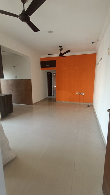Room in 2 BHK Apartment at Antriksh Golf View, Sector 78 – for Rent
