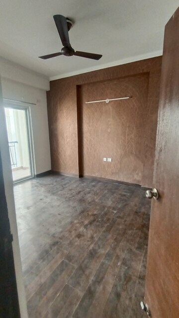 2 BHK Apartment For Rent in Antriksh Golf View, Sector 78