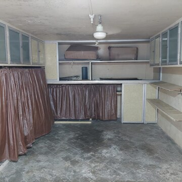 Room in 2 BHK Apartment at Sukh Shanti CHS Cumbala Hill, Peddar Road – for Sale