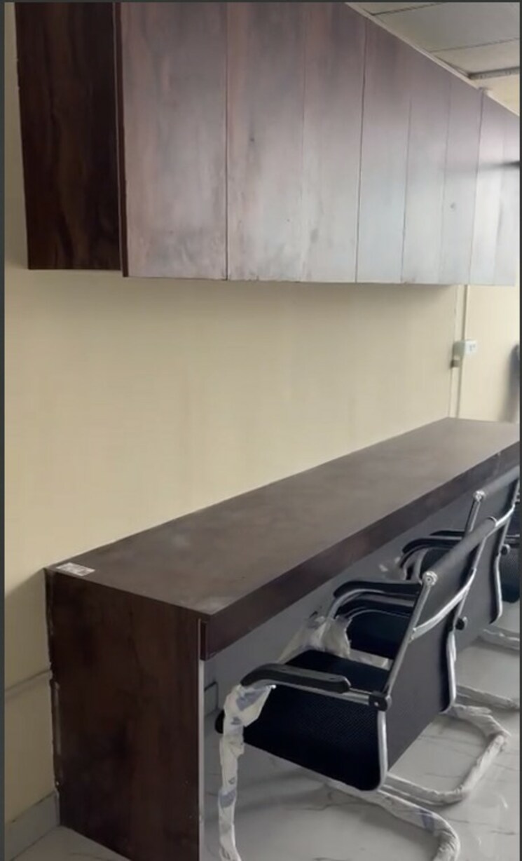 Team Area, gaur-city-center Commercial Office Space 550 Sq.Ft. In Sector 4 Greater Noida Greater Noida 9383798