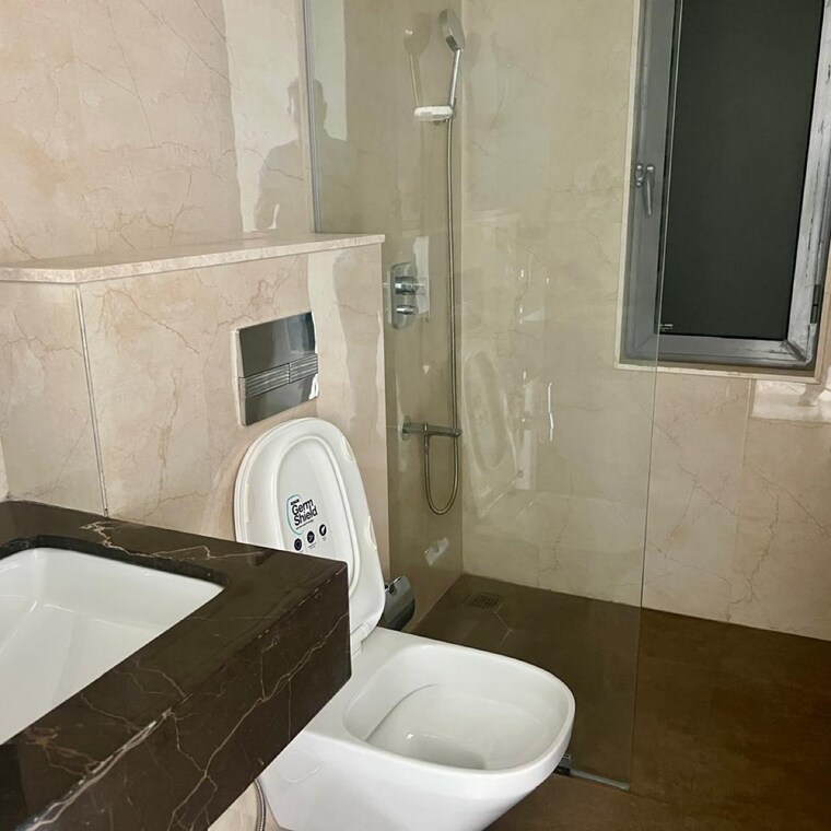 Bathroom, lodha-the-park-side 2 Bedroom 899 Sq.Ft. Apartment In Kamala Mill Mumbai 9383799