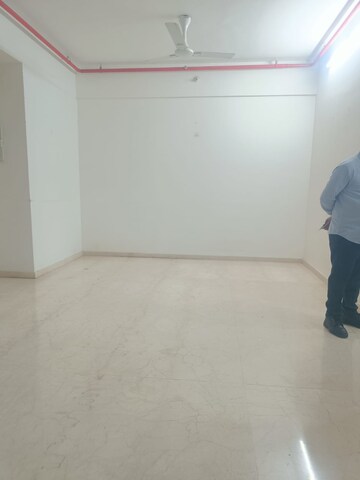 Room in 2 BHK Apartment at Rosa Manhattan, Ghodbunder Road – for Rent