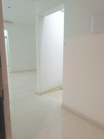 Room in 2 BHK Apartment at Rosa Manhattan, Ghodbunder Road – for Rent