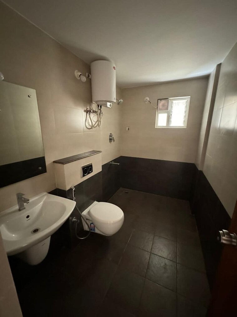 Bathroom, kalyan nagar 2 Bedroom 1200 Sq.Ft. Apartment In Kalyan Nagar Bangalore 9383814