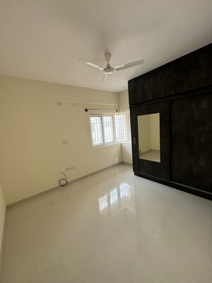 Room in 2 BHK Apartment at Kalyan Nagar – for Rent