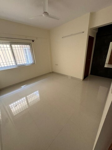 Room in 2 BHK Apartment at Kalyan Nagar – for Rent