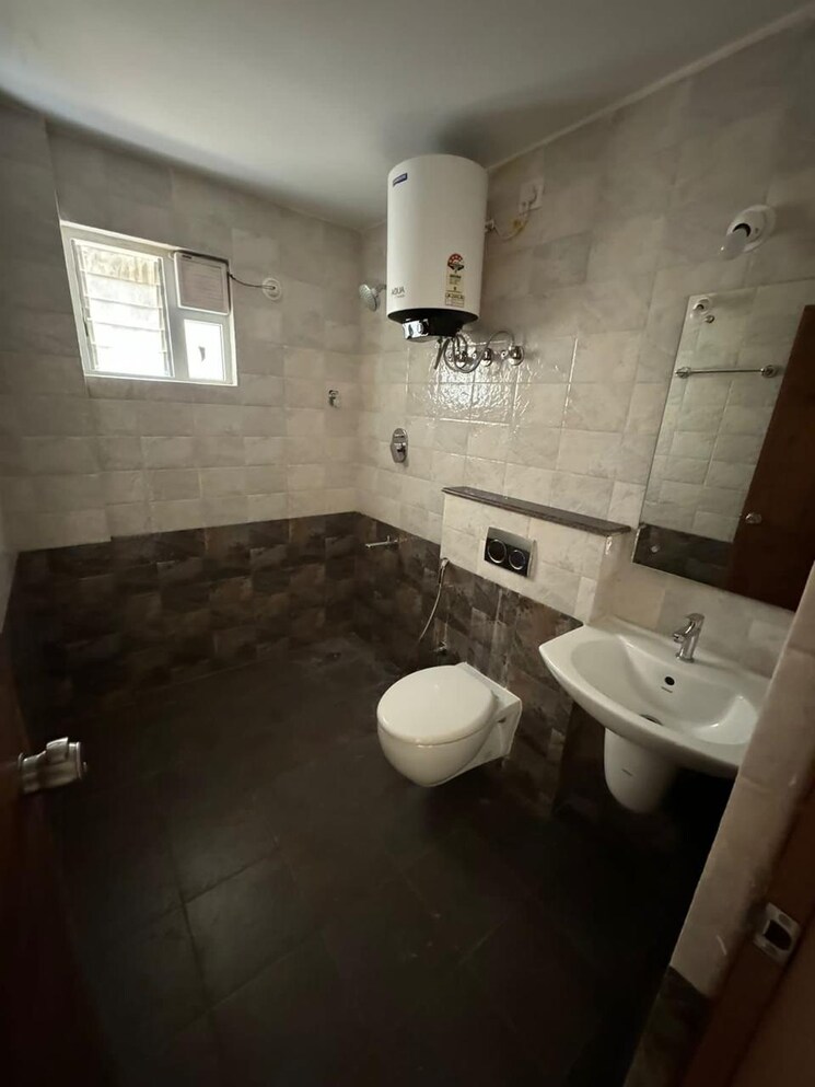 Bathroom, kalyan nagar 2 Bedroom 1200 Sq.Ft. Apartment In Kalyan Nagar Bangalore 9383814
