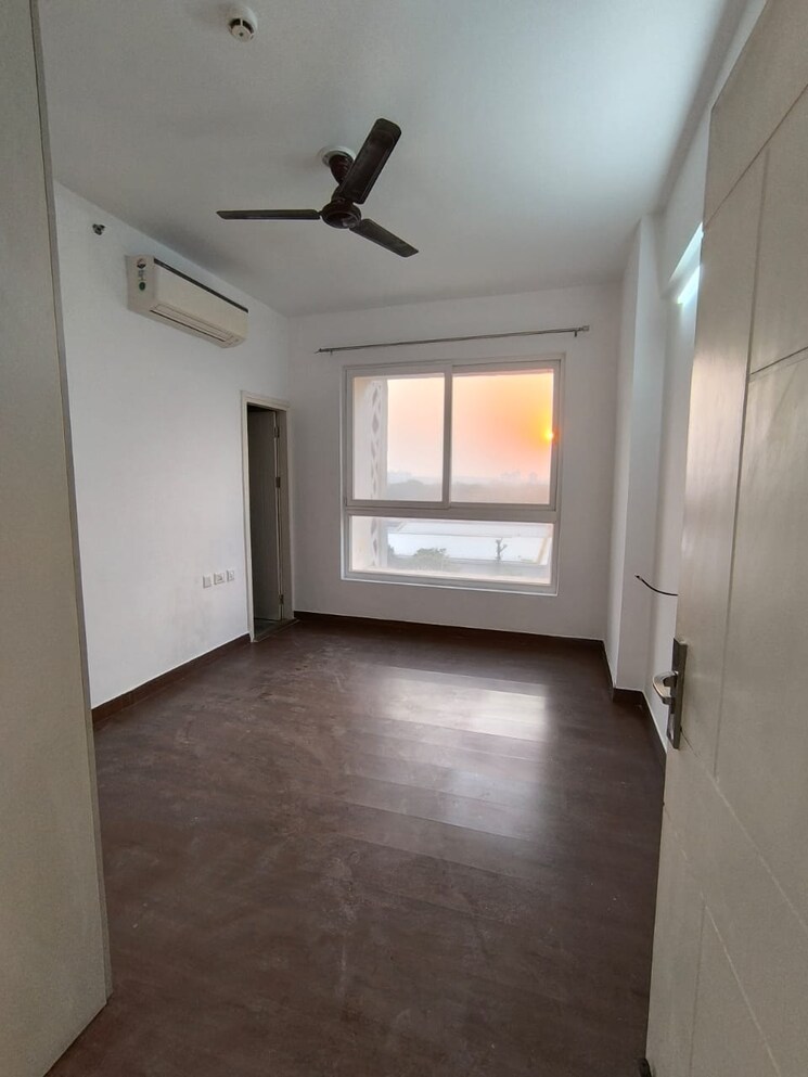 Room, signature-global-city 2 Bedroom 990 Sq.Ft. Apartment In Sector 37d Gurgaon 9383823