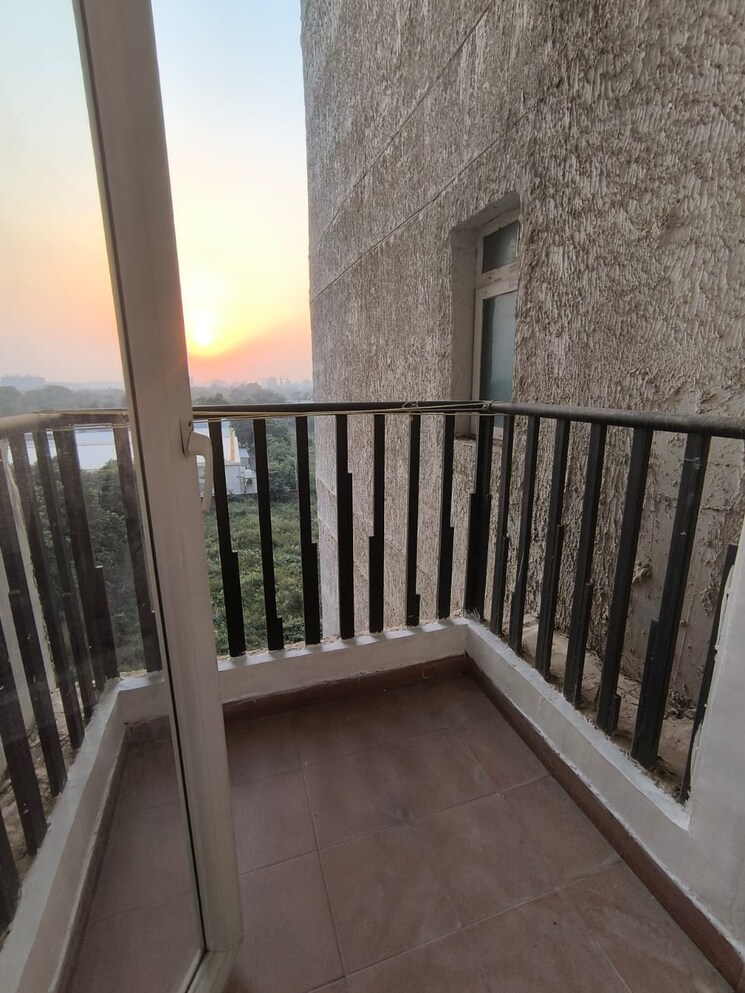 Balcony, signature-global-city 2 Bedroom 990 Sq.Ft. Apartment In Sector 37d Gurgaon 9383823