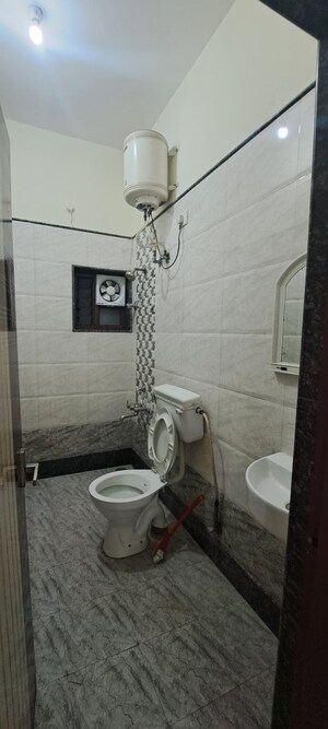 Bathroom in 2 BHK Apartment at Hrbr Layout – for Rent