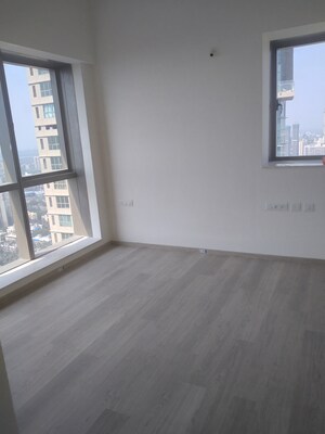 Room in 3.5 BHK Apartment at Sheth Auris Serenity Tower 1, Malad West – for Sale