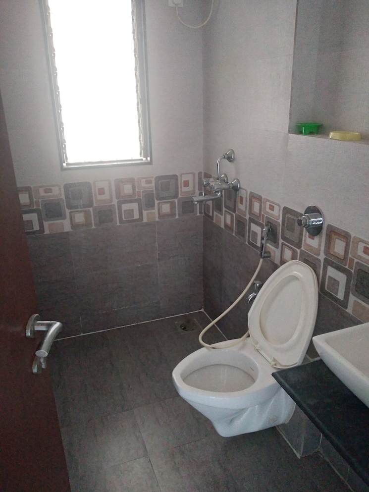 Attached Bathroom, sheth-auris-serenity-tower-1 3.5 Bedroom 1950 Sq.Ft. Apartment In Malad West Mumbai 9383837