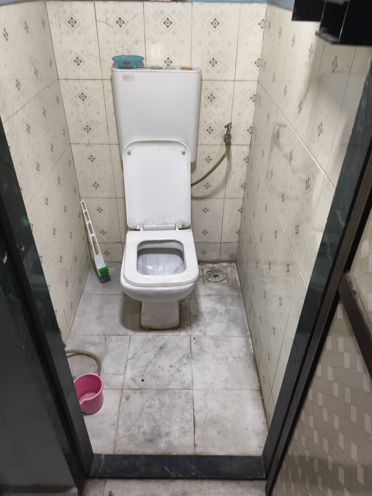 Bathroom, runwal-plaza 1 Bedroom 575 Sq.Ft. Apartment In Vartak Nagar Thane 9383852