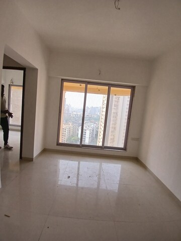Room in 1 BHK Apartment at Avant Hillway, Goregaon East – for Rent