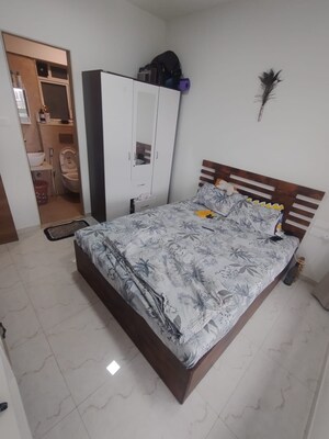 Bedroom in 3 BHK Apartment at JPV Pratap Elegance, Vile Parle West – for Rent