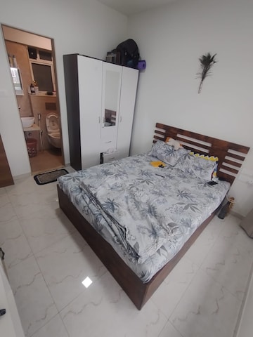 Bedroom in 3 BHK Apartment at JPV Pratap Elegance, Vile Parle West – for Rent