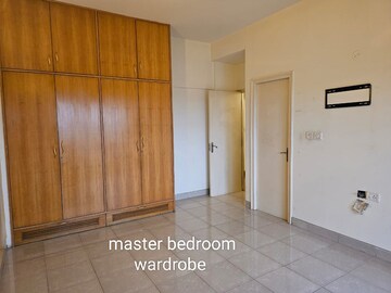 Room in 4 BHK Apartment at Bannerghatta Road – for Rent