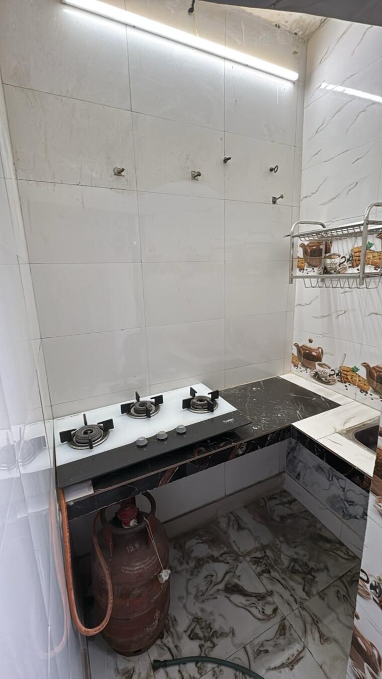 Kitchen, patel nagar 1 Bedroom 600 Sq.Ft. Builder Floor In Patel Nagar Delhi 9383862