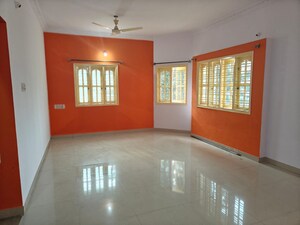 Room in 2 BHK Builder Floor at Devarachikkana Halli – for Rent