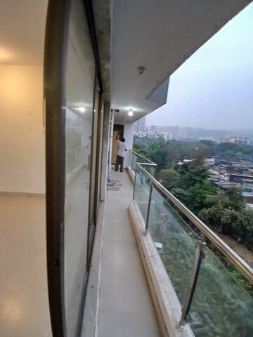 Furnished Amenities in 1 BHK Apartment at Conwood Astoria, Goregaon East – for Rent