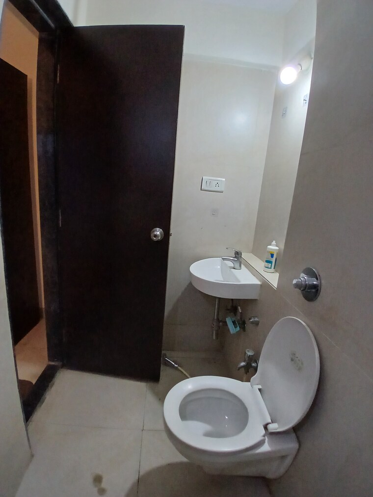 Bathroom, conwood-astoria 1 Bedroom 507 Sq.Ft. Apartment In Goregaon East Mumbai 9383889