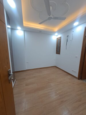Room in 3 BHK Builder Floor at Malviya Nagar – for Rent