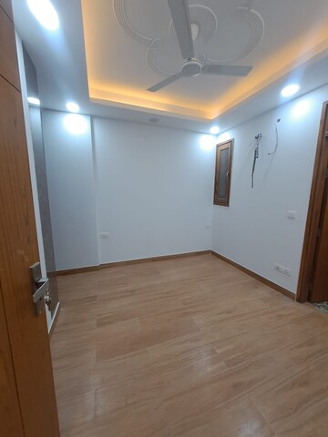 Room in 3 BHK Builder Floor at Malviya Nagar – for Rent