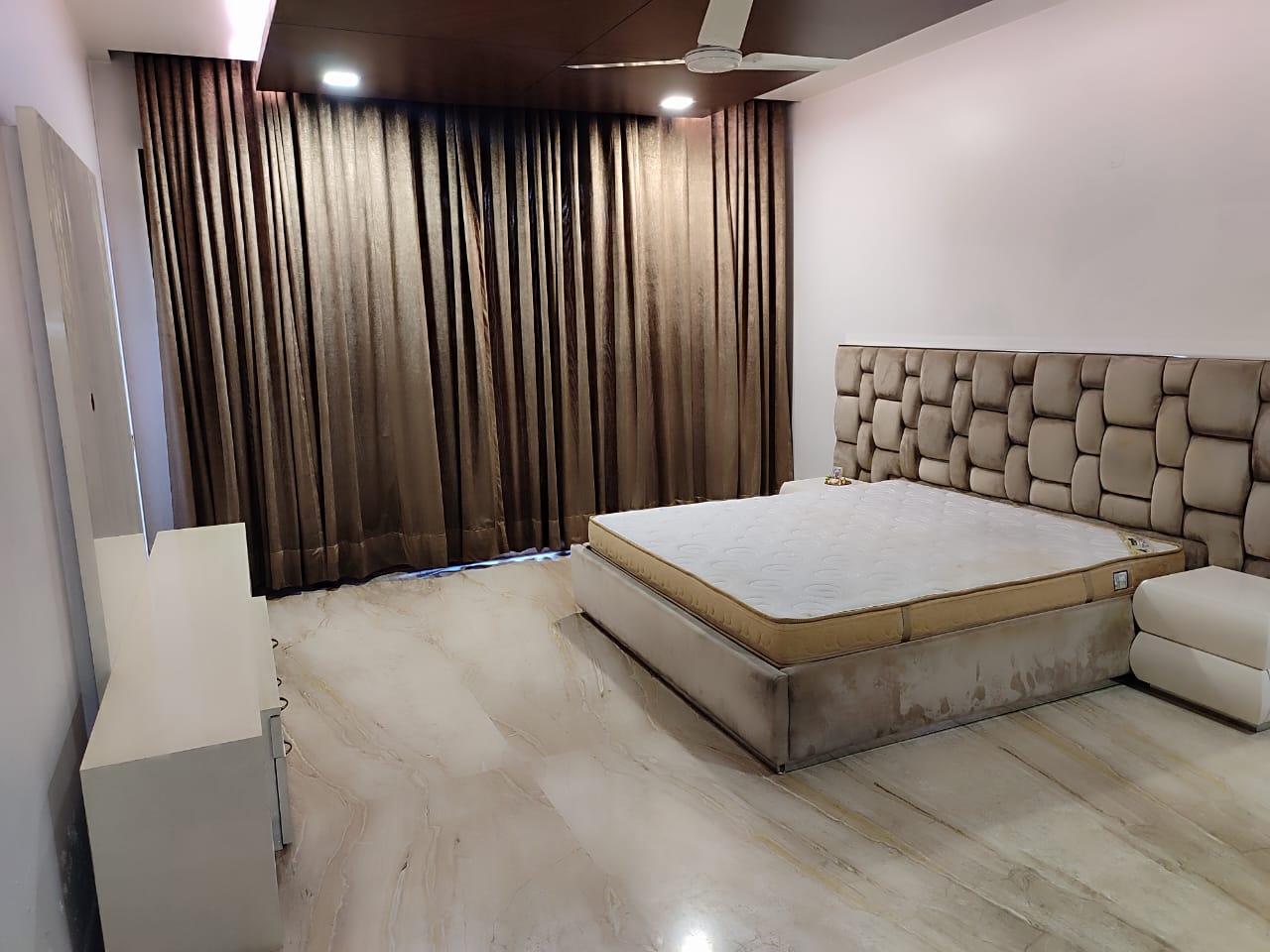 3 BHK Apartment For Rent in Sarita Vihar Pocket-J RWA