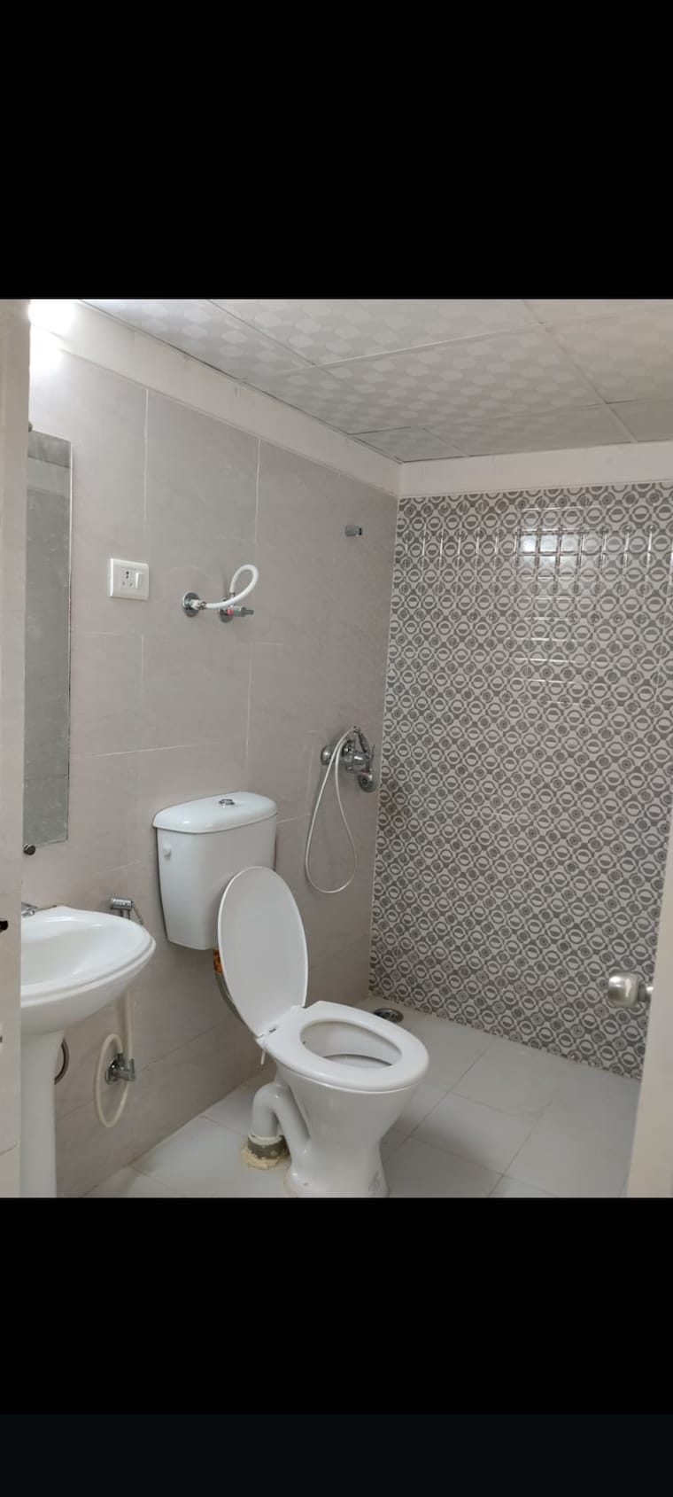 Bathroom, gaur-city-2-14th-avenue 1 Bedroom 550 Sq.Ft. Apartment In Sector 16c Greater Noida Greater Noida 9383904