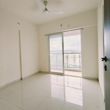 Room in 2 BHK Apartment at Rucha Stature, Sinhagad Road – for Sale