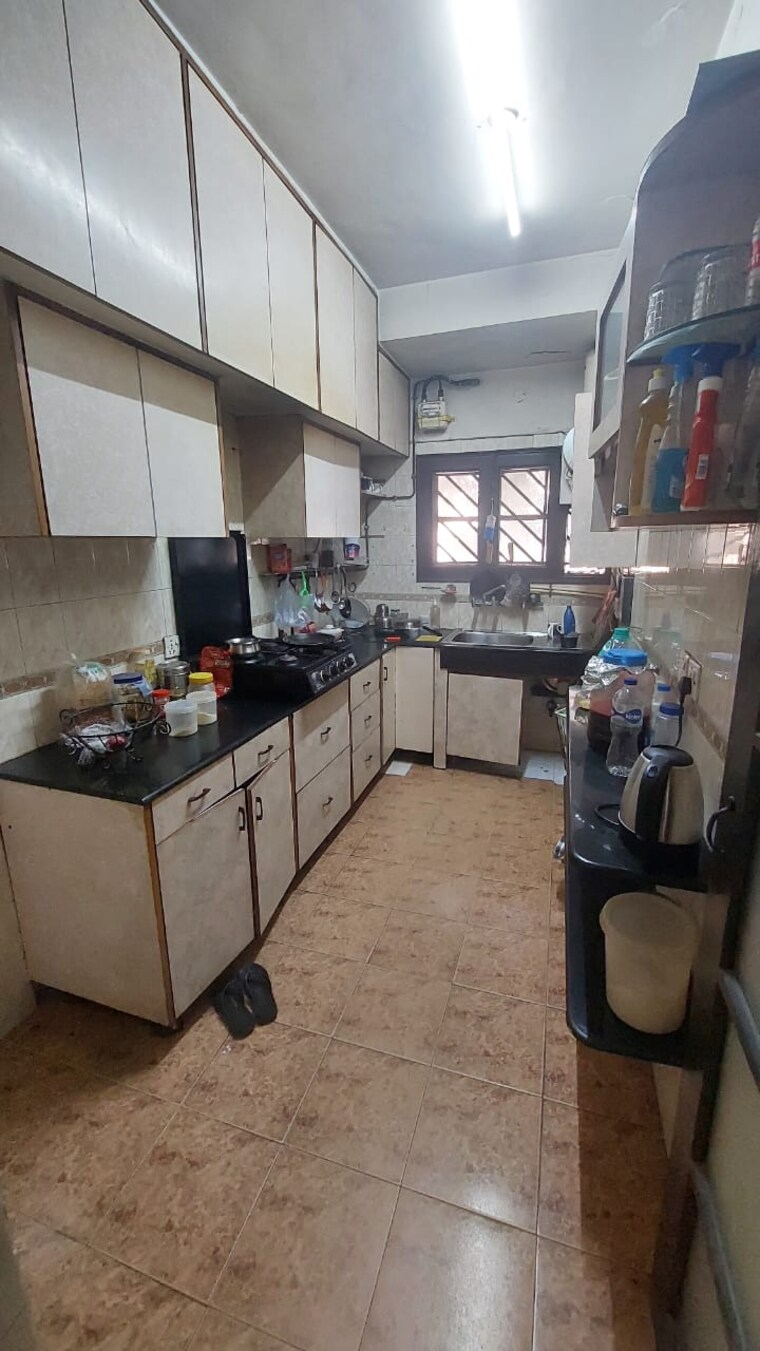 Kitchen, sarita-vihar-pocket-c-rwa 5 Bedroom 2500 Sq.Ft. Apartment In Sarita Vihar Delhi 9383931