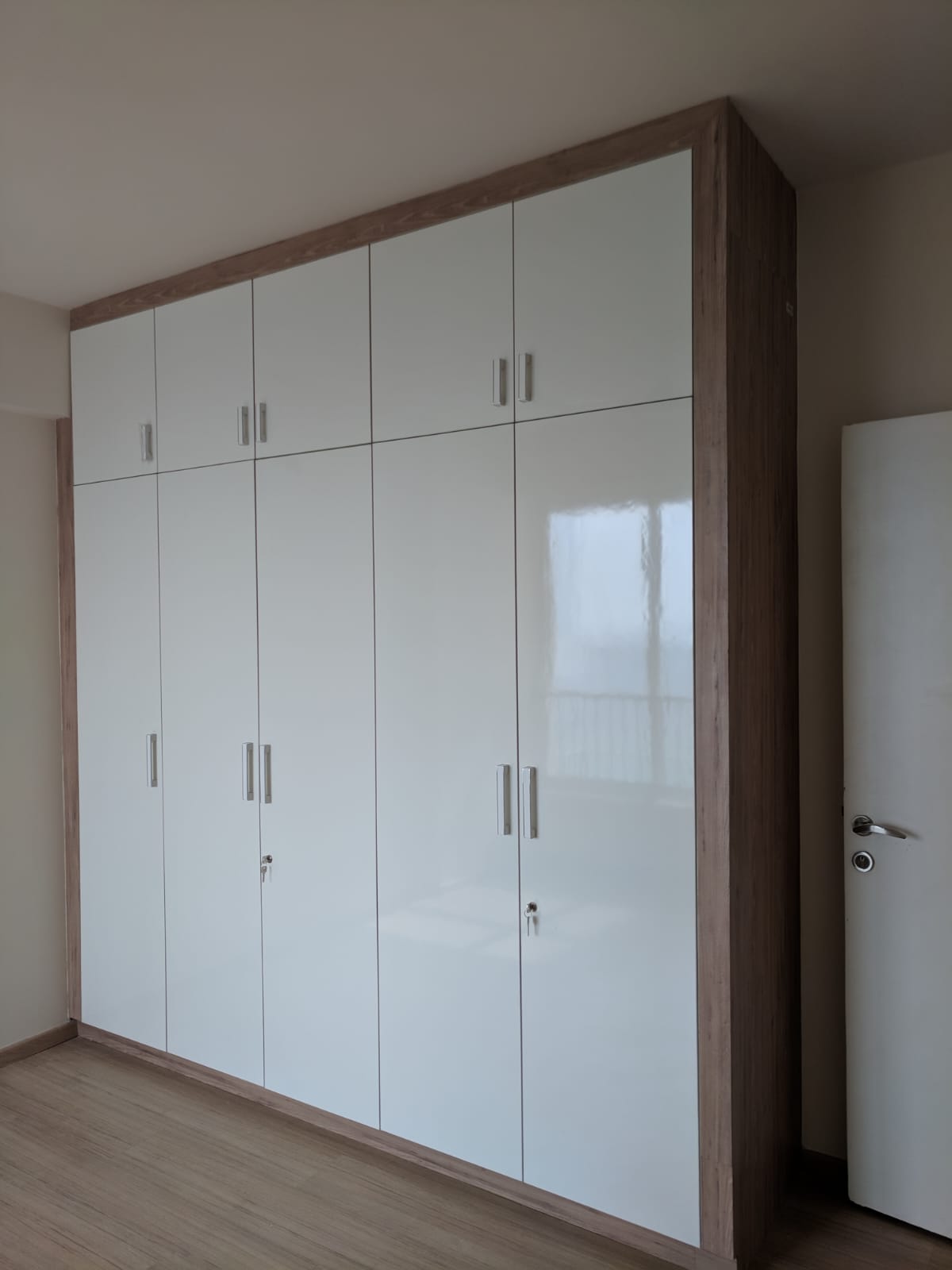 4 BHK + Servant Room Apartment For Rent in DLF Regal Gardens