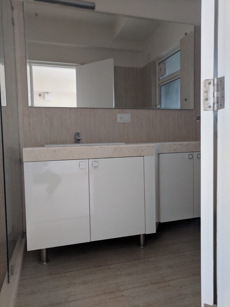 Kitchen, dlf-regal-gardens 4 Bedroom 2215 Sq.Ft. Apartment In Sector 90 Gurgaon 9383936