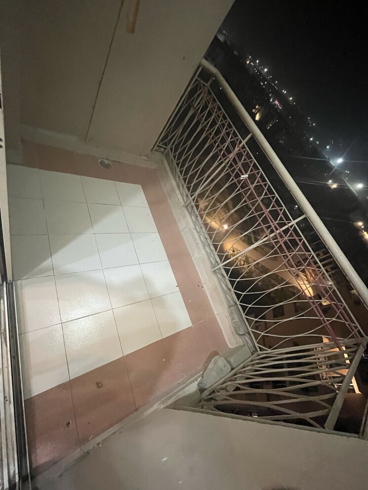 Balcony, apex-golf-avenue-sports-city 3 Bedroom 1728 Sq.Ft. Apartment In Sport City 1 Greater Noida 9383948