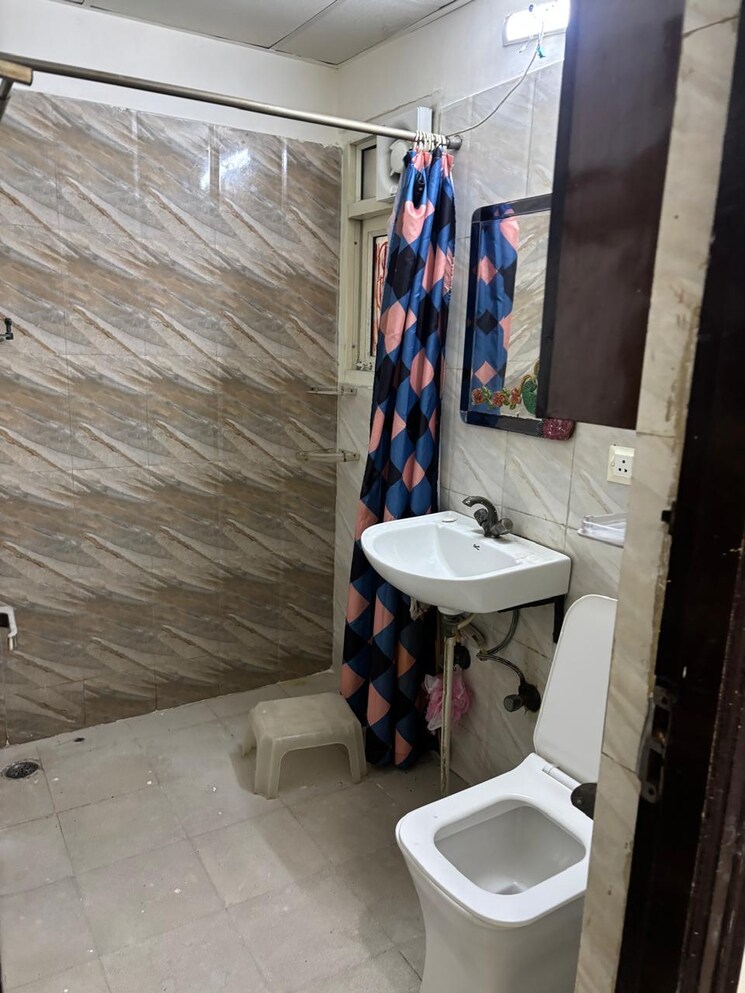 Bathroom, antriksh-golf-view 2 Bedroom 1010 Sq.Ft. Apartment In Sector 78 Noida 9383942