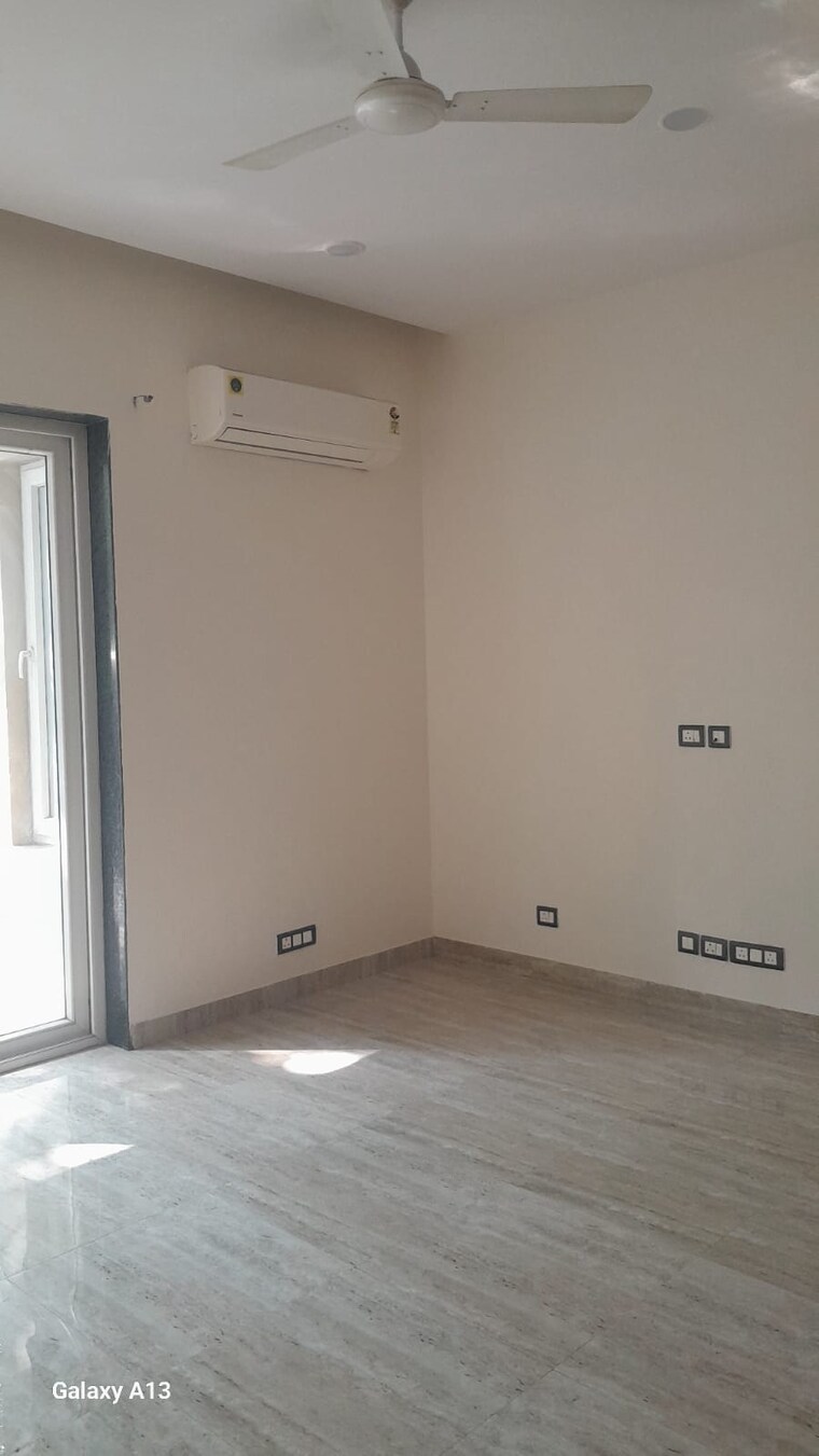 Room, sector 49 4 Bedroom 2400 Sq.Ft. Builder Floor In Sector 49 Gurgaon 9383958
