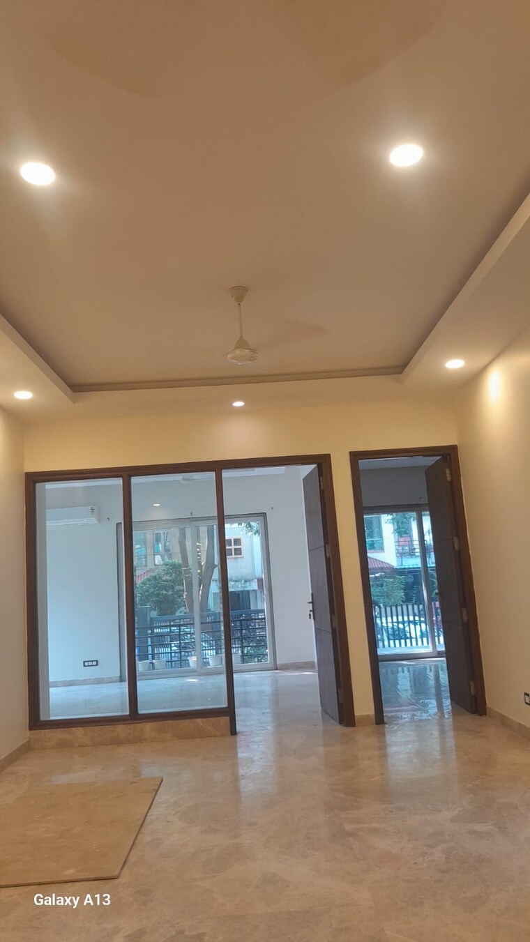 Room, sector 49 4 Bedroom 2400 Sq.Ft. Builder Floor In Sector 49 Gurgaon 9383958