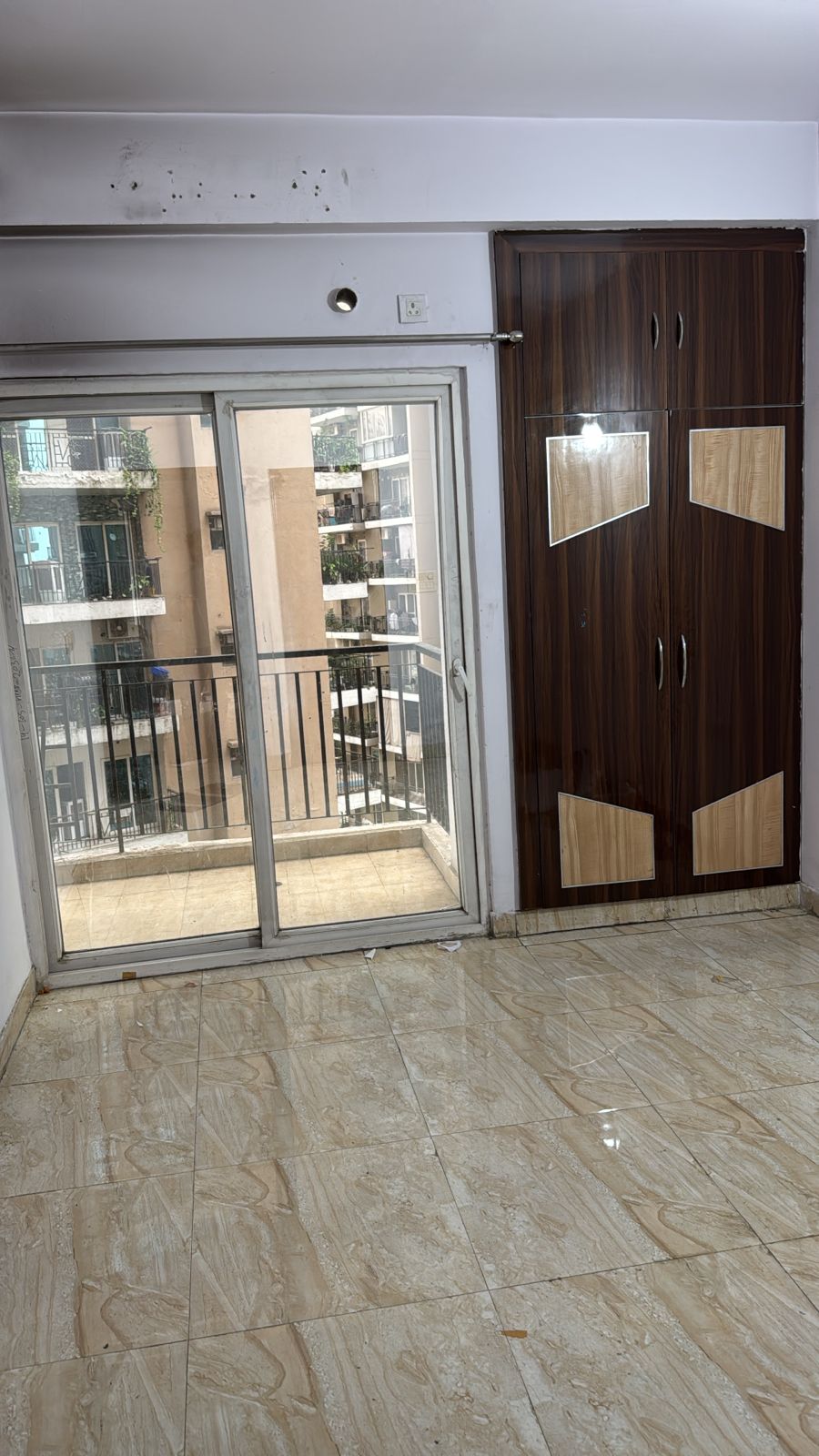 2.5 BHK Apartment For Rent in VVIP Homes