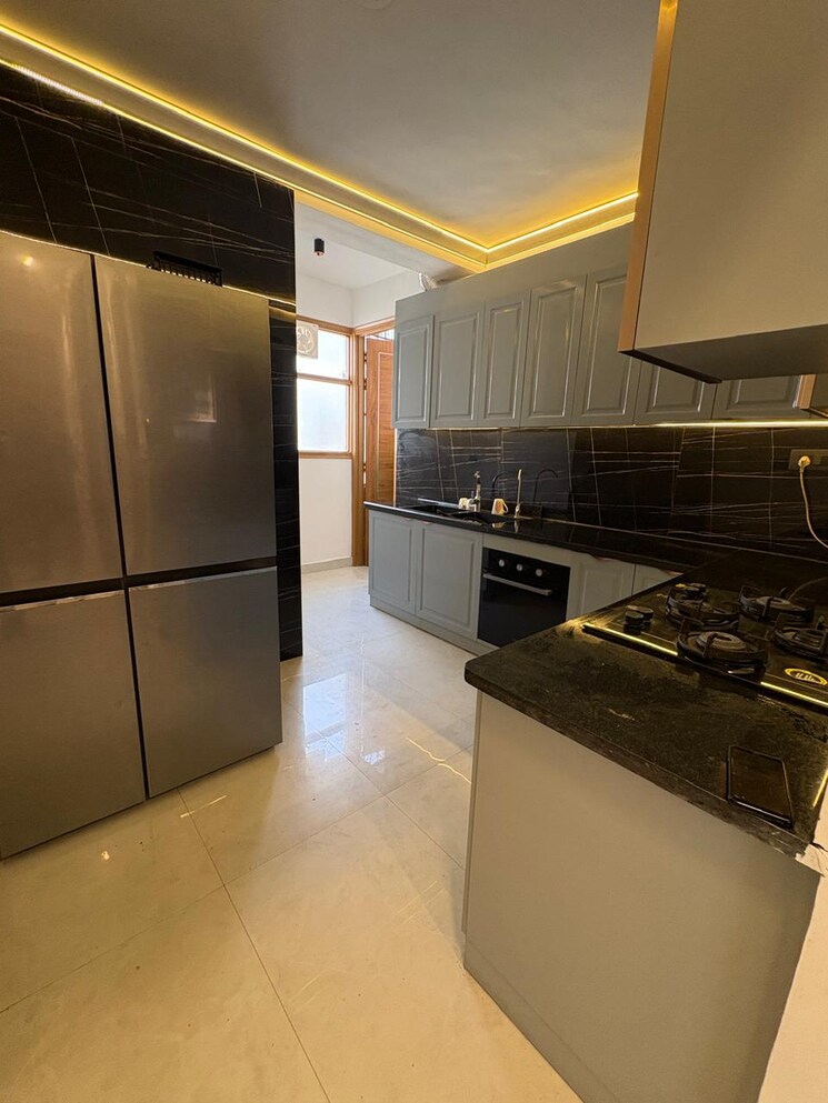 Kitchen, ardee-city 4 Bedroom 2700 Sq.Ft. Builder Floor In Sector 52 Gurgaon 9383973