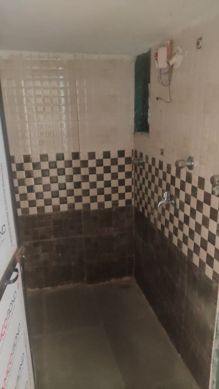 Bathroom, chembur-residency 2 Bedroom 850 Sq.Ft. Apartment In Chembur Mumbai 9384005