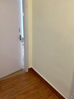 Room in 2 BHK Apartment at Sindhi Society, Chembur – for Rent