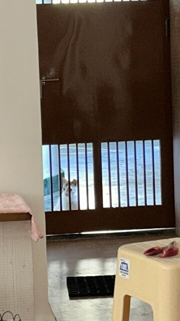 Room in 2 BHK Apartment at Sindhi Society, Chembur – for Rent