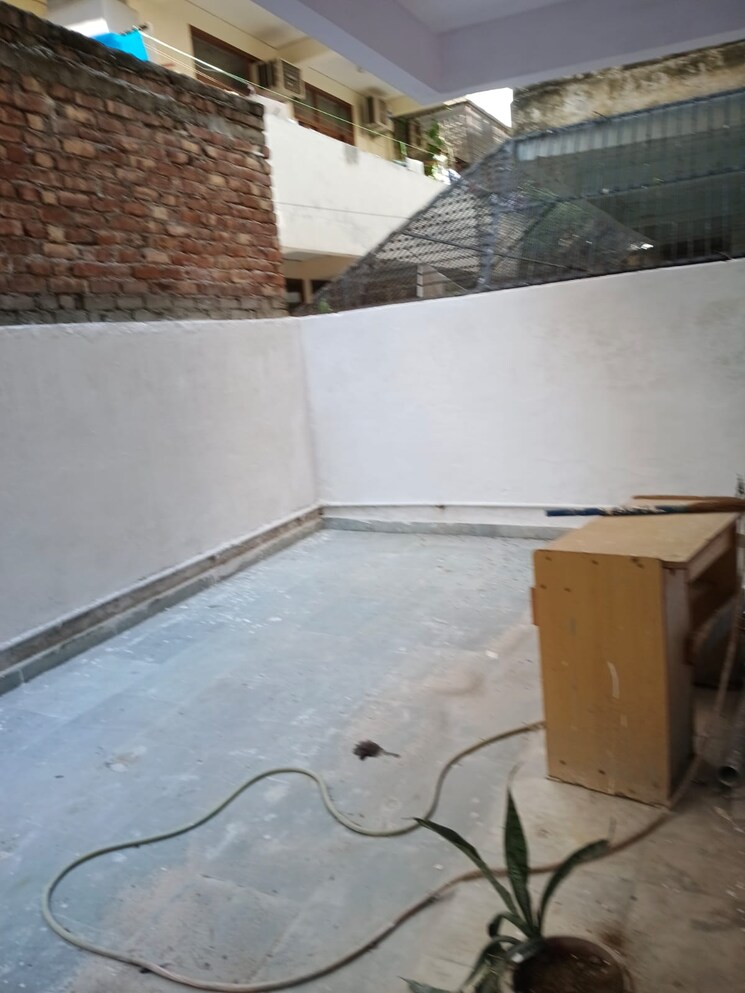 Kitchen, sai-kunj-new-palam-vihar 3 Bedroom 2500 Sq.Ft. Builder Floor In New Palam Vihar Phase 3 Gurgaon 9384012