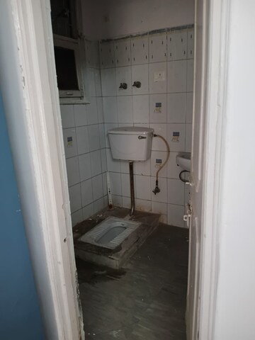 Bathroom in 3 BHK Builder Floor at Sai Kunj New Palam  vihar, New Palam Vihar Phase 3 – for Rent