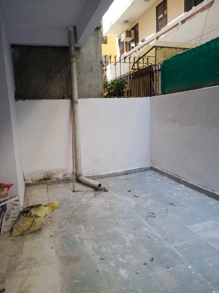 Balcony, sai-kunj-new-palam-vihar 3 Bedroom 2500 Sq.Ft. Builder Floor In New Palam Vihar Phase 3 Gurgaon 9384012