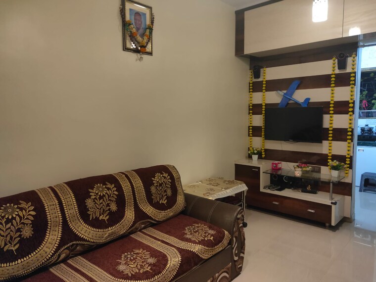 Living Room, tolaram-building 2 Bedroom 750 Sq.Ft. Apartment In Chembur Mumbai 9384013