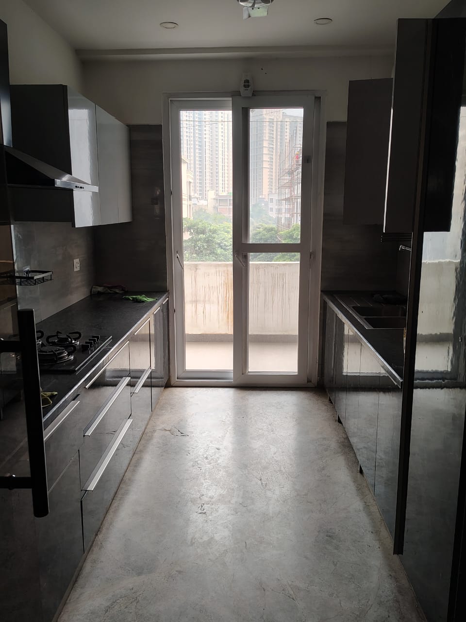 3 BHK + Servant Room 2400 Sq.Ft. Builder Floor in DLF City Phase V