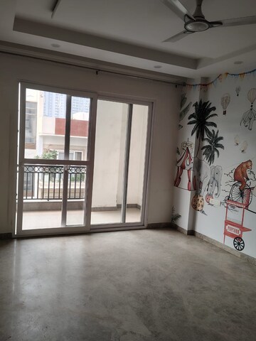 Room in 3 BHK Builder Floor at DLF City Phase V, Dlf Phase V – for Rent