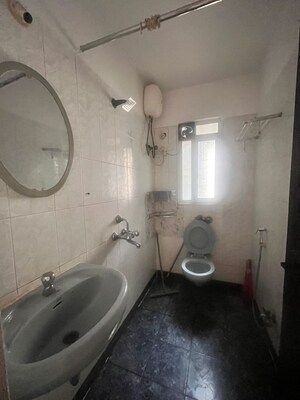 Master Bedroom in 3 BHK Apartment at Andheri West – for Rent